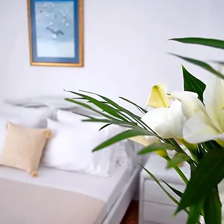 Hotel Grandma's Elegant In Naxos Town 2*