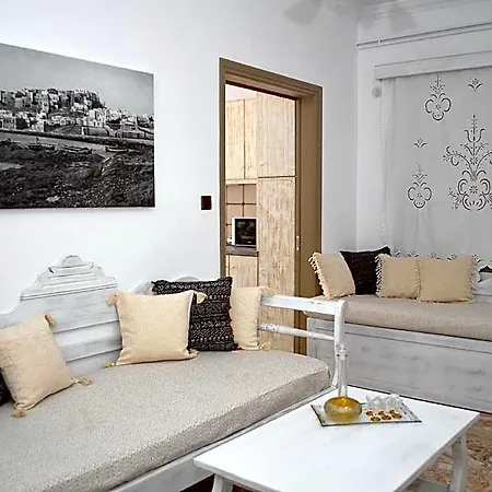 Grandma's Elegant In Naxos Town 2*